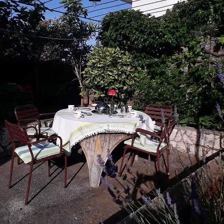 Ana Novi V. - Apartamento *